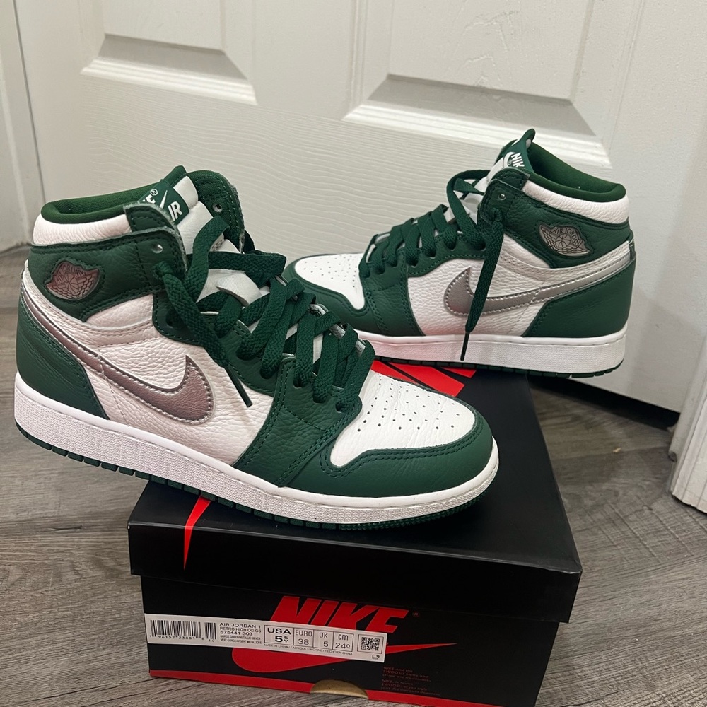 Nike Kids Retro 1 Green and White